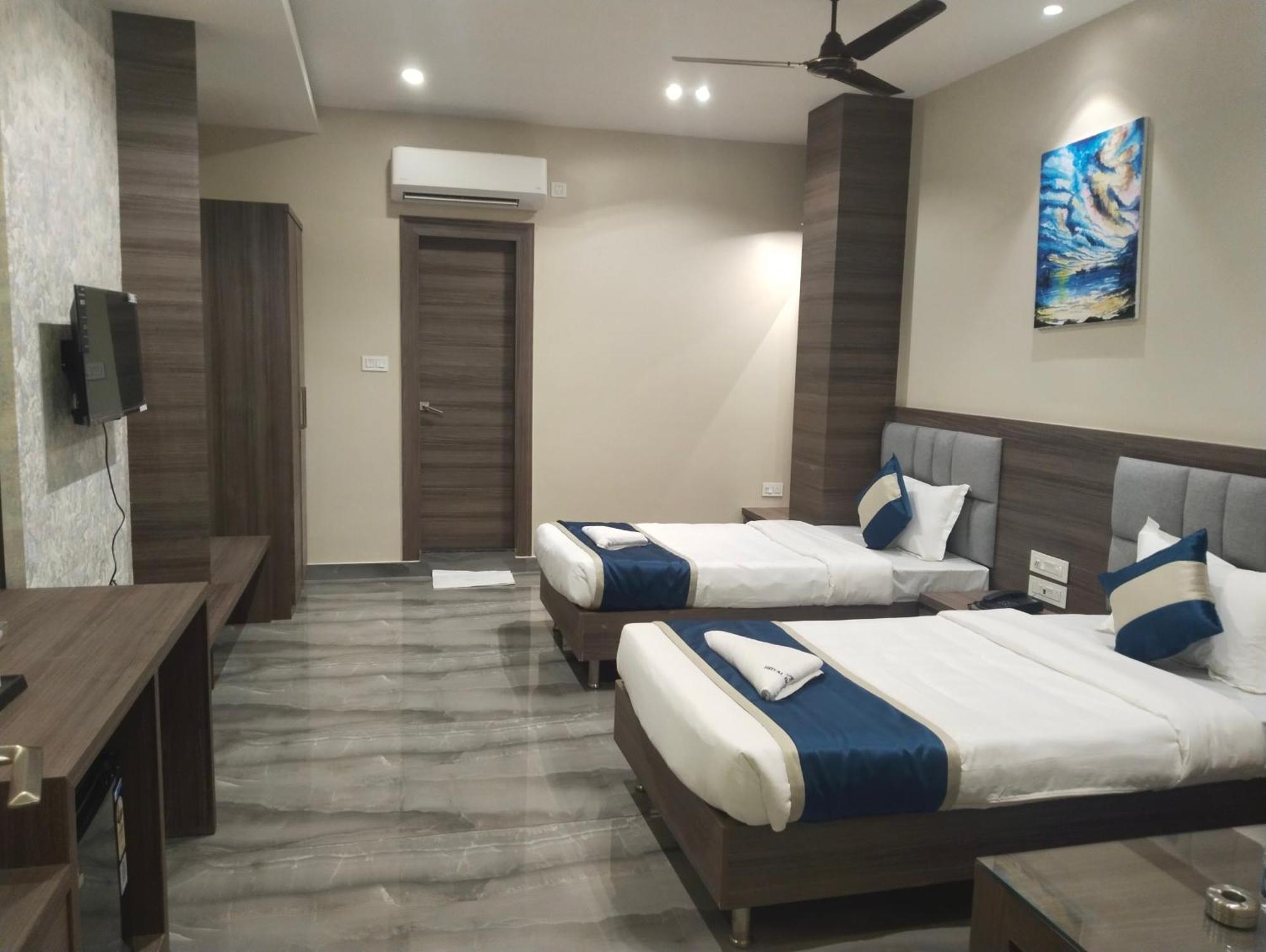 Hotel Dolly Siliguri Bagian luar foto