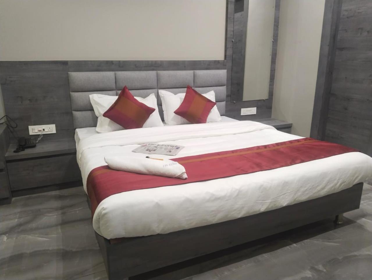 Hotel Dolly Siliguri Bagian luar foto